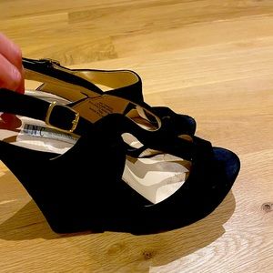 INC BLACK WEDGE HEELS 👠